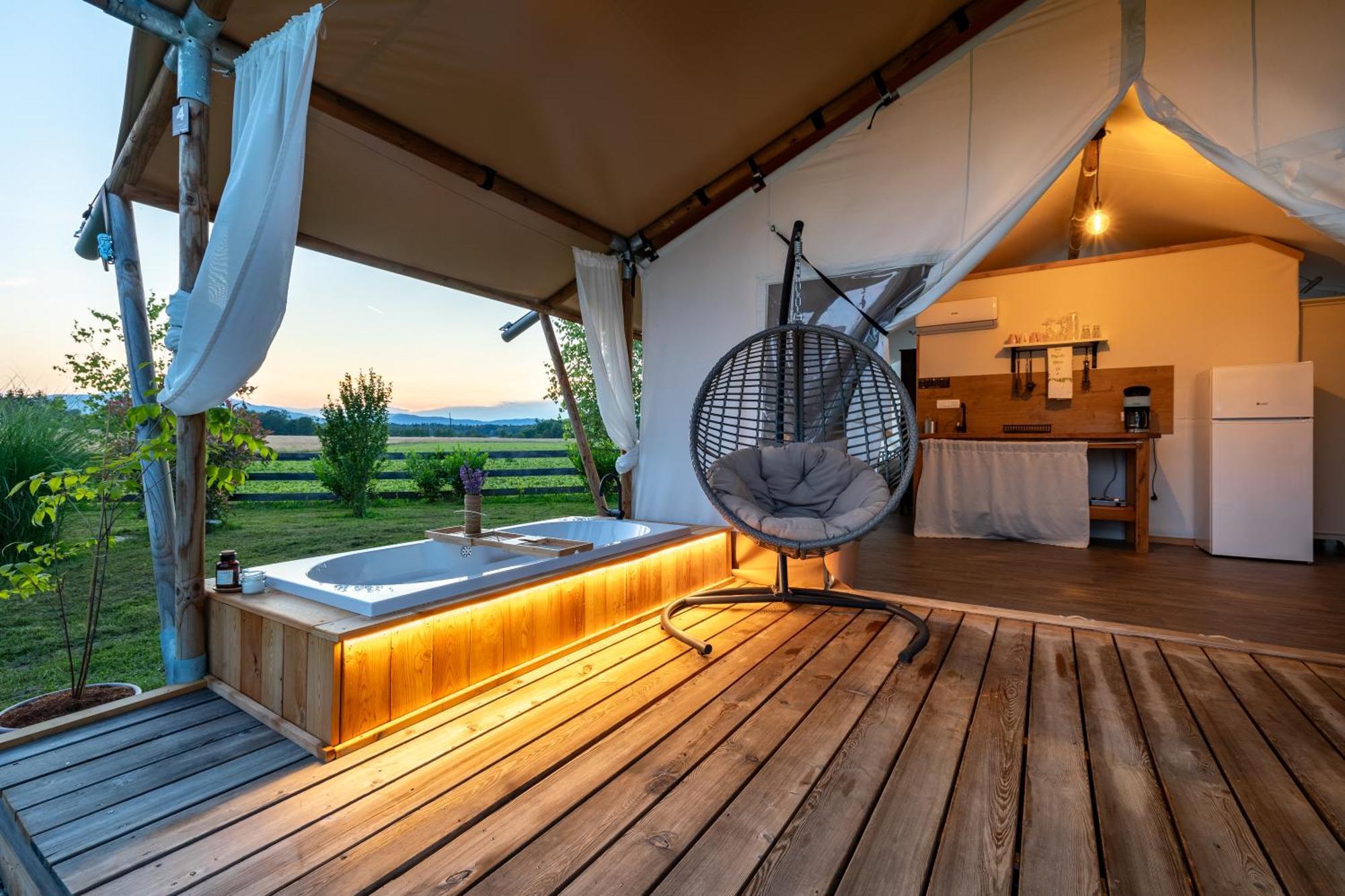 Glamping Kolpa Resort Gradac 外观 照片