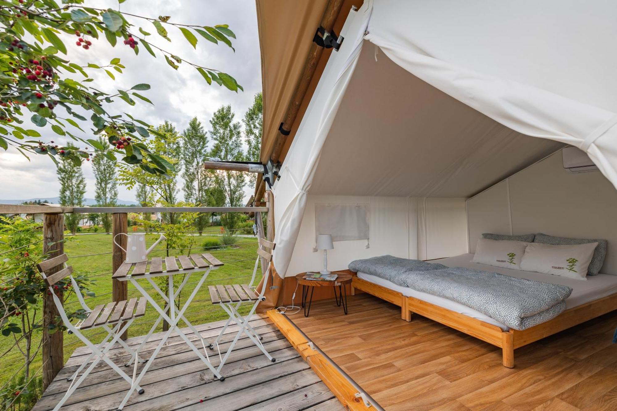 Glamping Kolpa Resort Gradac 外观 照片