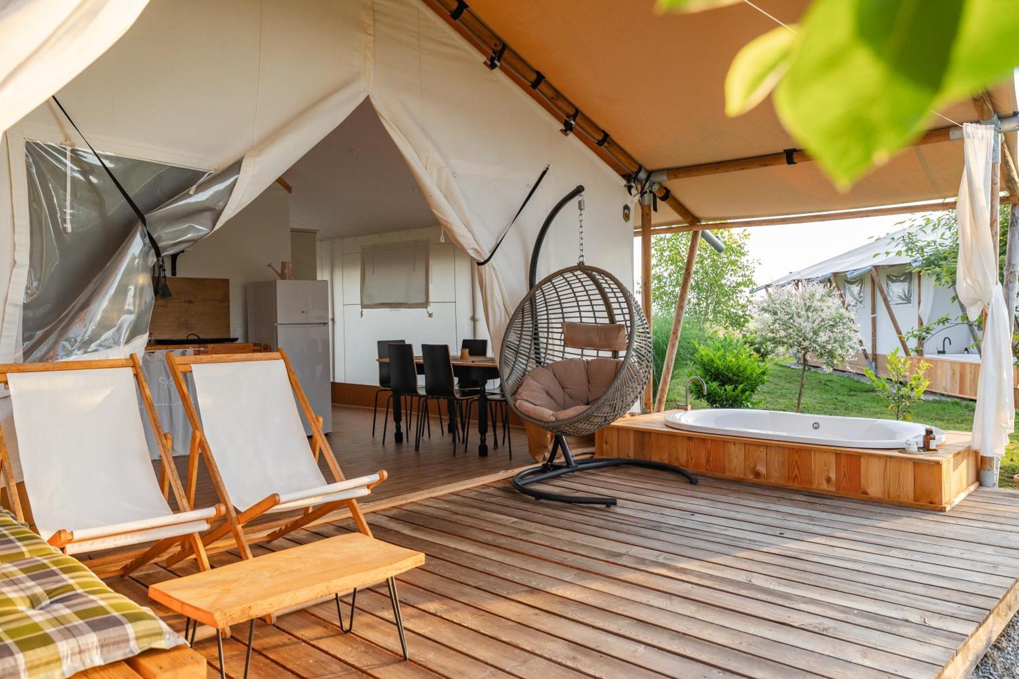 Glamping Kolpa Resort Gradac 外观 照片