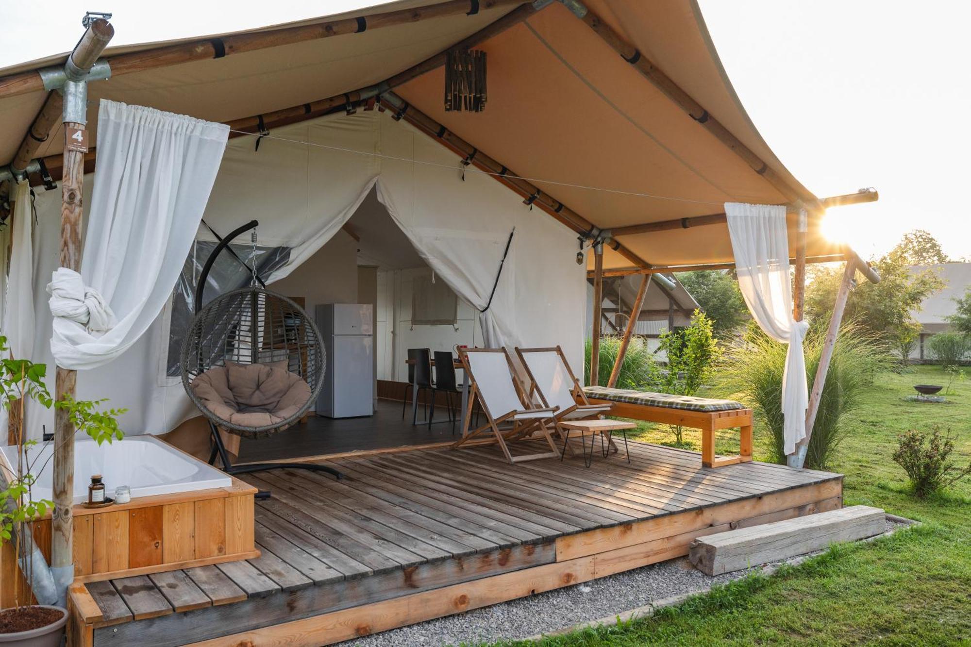 Glamping Kolpa Resort Gradac 外观 照片