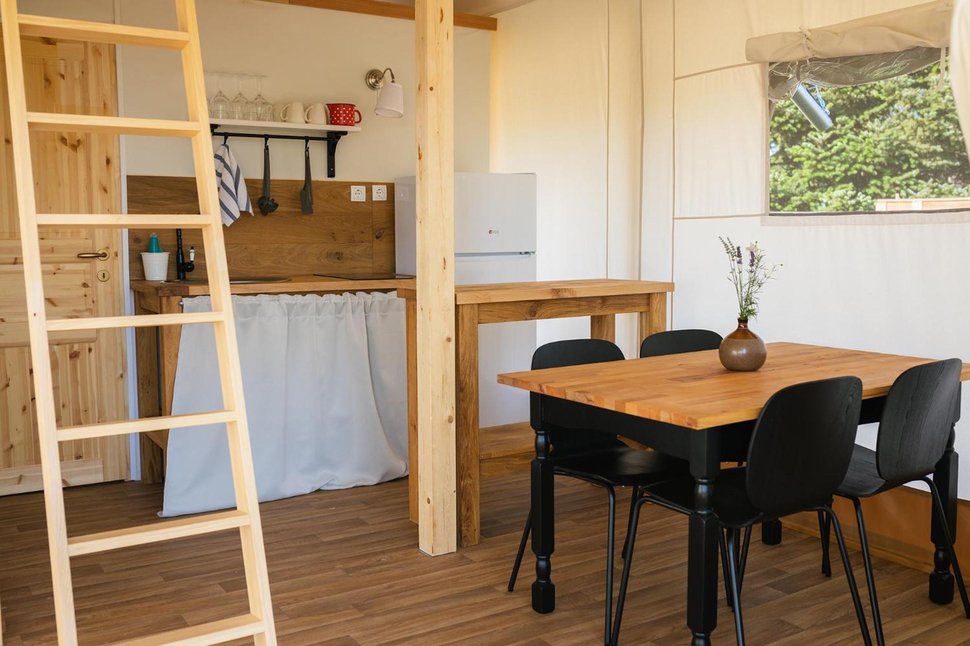 Glamping Kolpa Resort Gradac 外观 照片