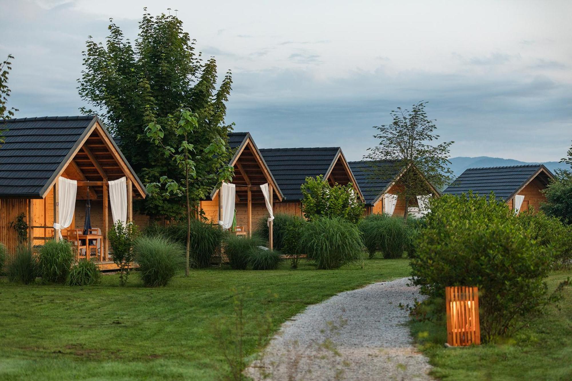 Glamping Kolpa Resort Gradac 外观 照片